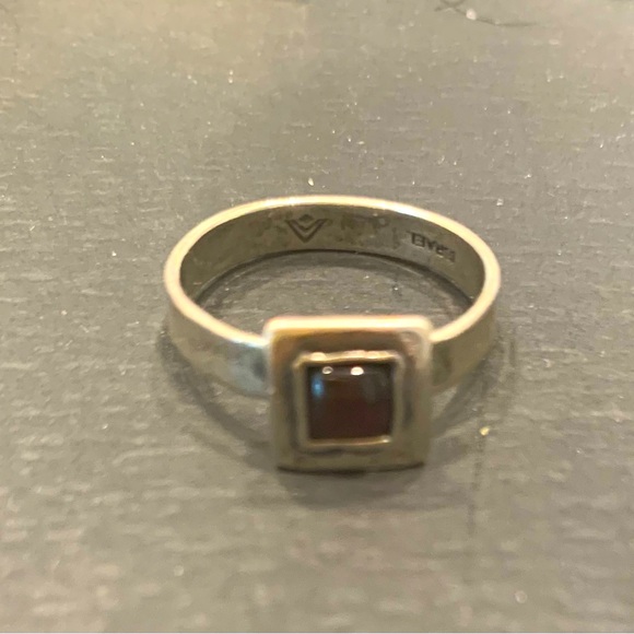 Silpada Sterling Silver Garnet Hammered Square Ring - Picture 2 of 4